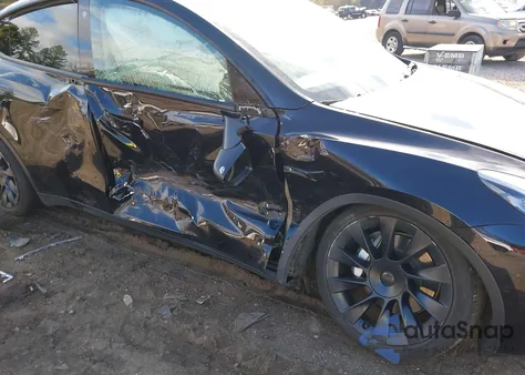 2022 Tesla Model Y Long Range Dual Motor All-Wheel Drive from USA, damaged, VIN 7SAYGDEE1NF450861